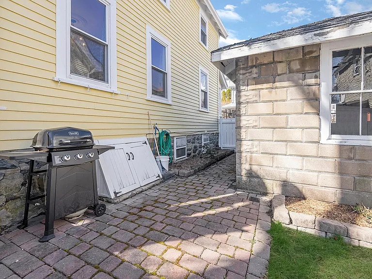 16 Oak Grove Ter — Photo 34