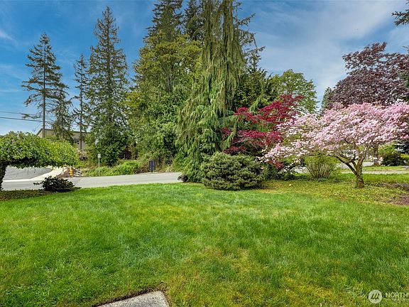 3rd image of 707 Harvest Road