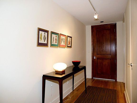 4th image of 901 W 9th St APT 903
