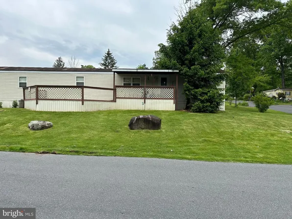 10 Hickory Dr, Quakertown, PA 18951