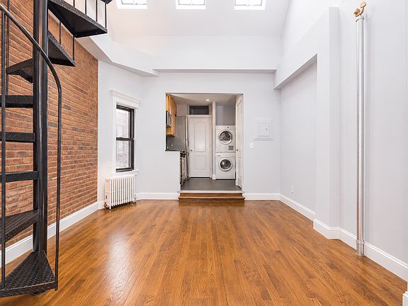 4th image of 724 10th Ave APT 5A