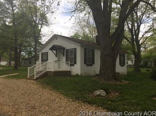 809 E High St, Farmer City, IL 61842
