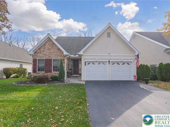 122 Glenmoor Cir, Easton, PA 18045