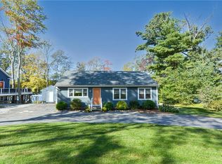 12 Potters Ln, Glocester, RI 02814