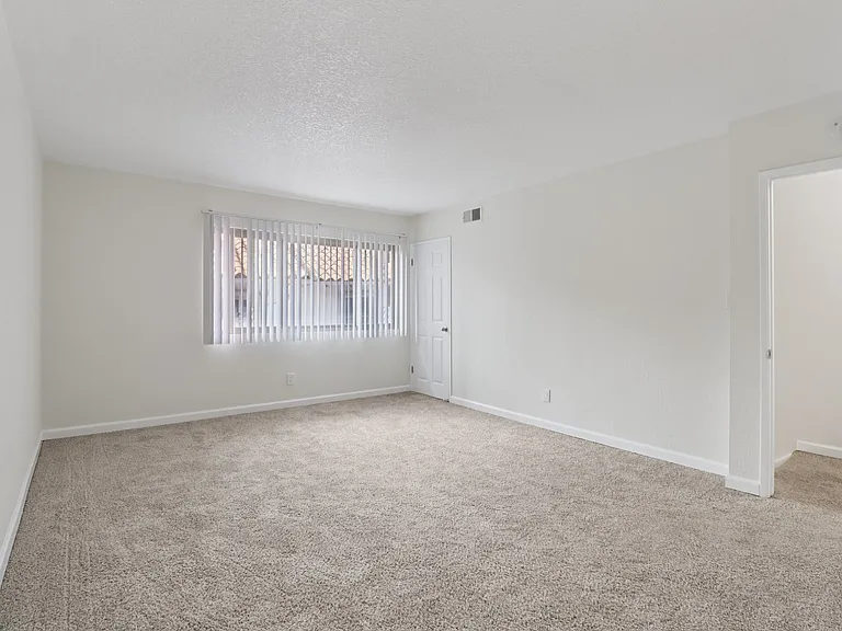 La Jollan Townhomes — Photo 55