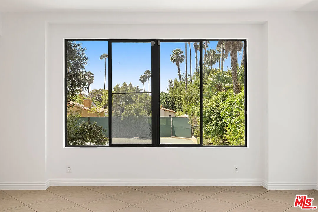 4 bed, 3.5 bath, 3862 sqft, $27,500 — Photo 3