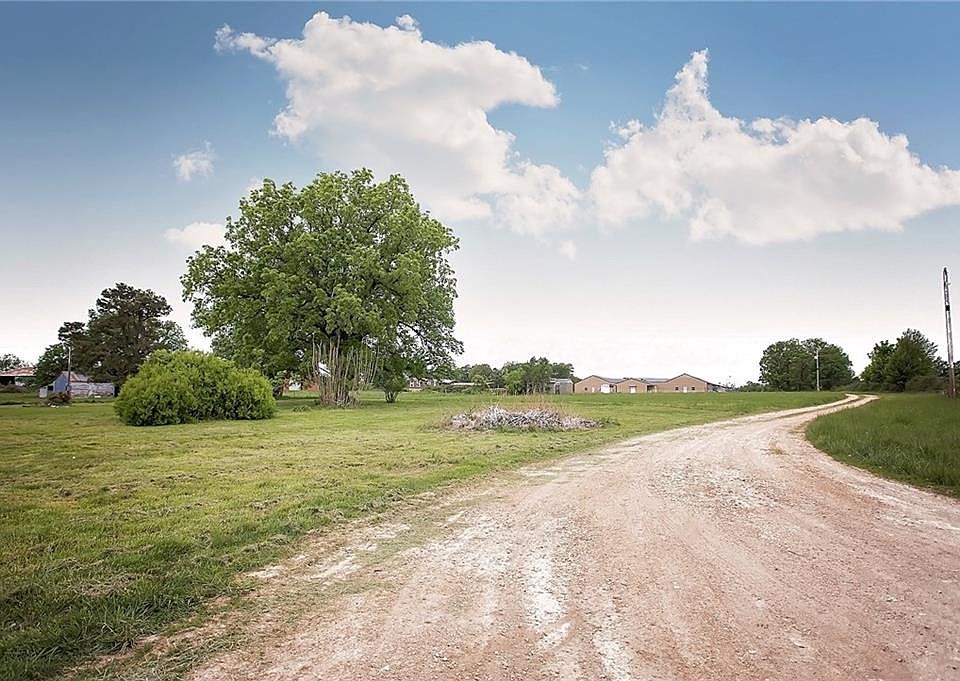 2nd image of 22016 Kings Ranch Rd
