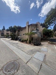 3rd image of 82 Avalon Terrace Rd