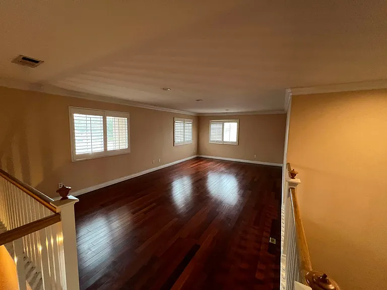 148 E Hazeltine St — Photo 14