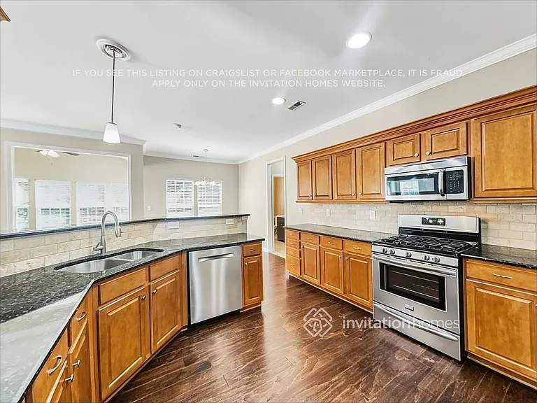 6918 Olmsford Dr — Photo 9