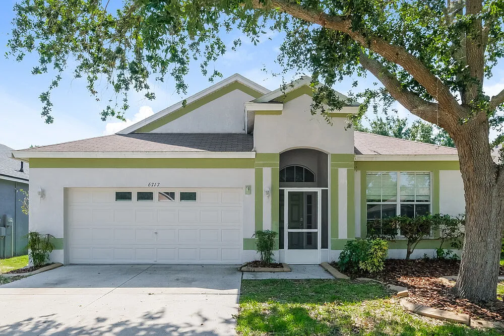 4 bed, 2.0 bath, 1922 sqft, $2,325 — Photo 1