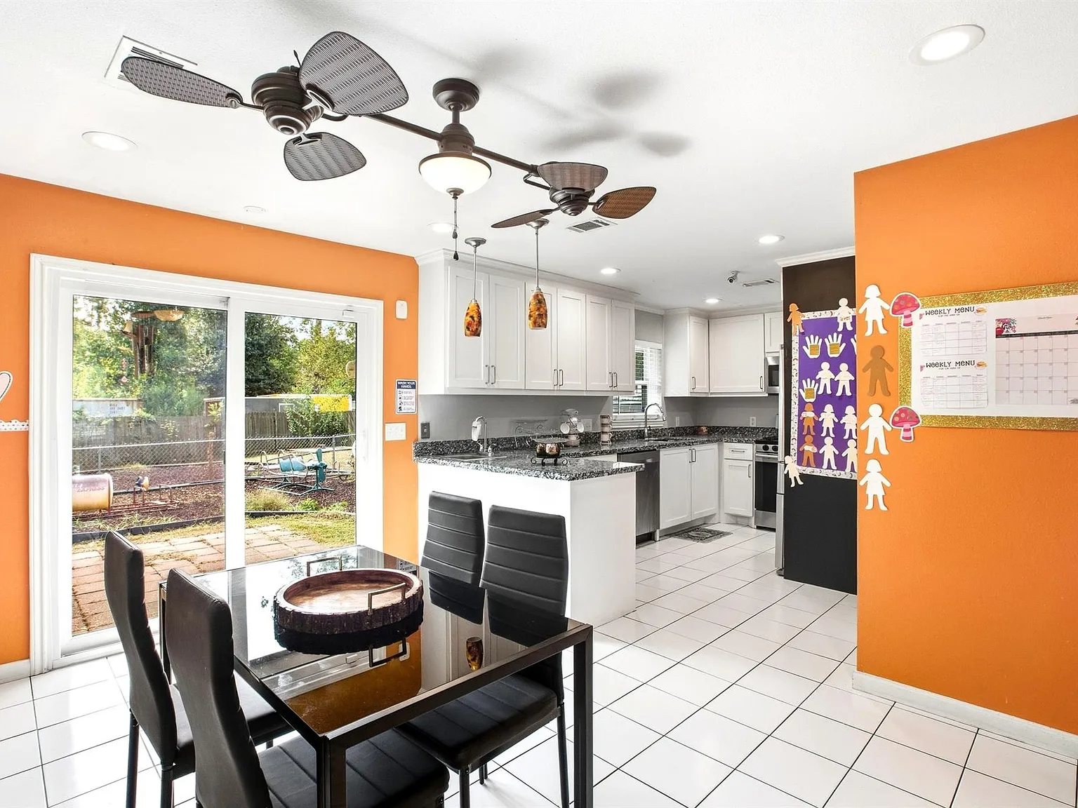 4 bed, 4.0 bath, 2605 sqft, $2,500 — Photo 3