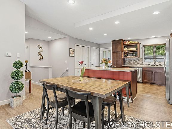 5th image of 859 Creekridge Dr