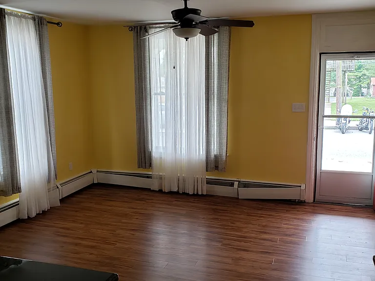 610 N Railroad St #A — Photo 2