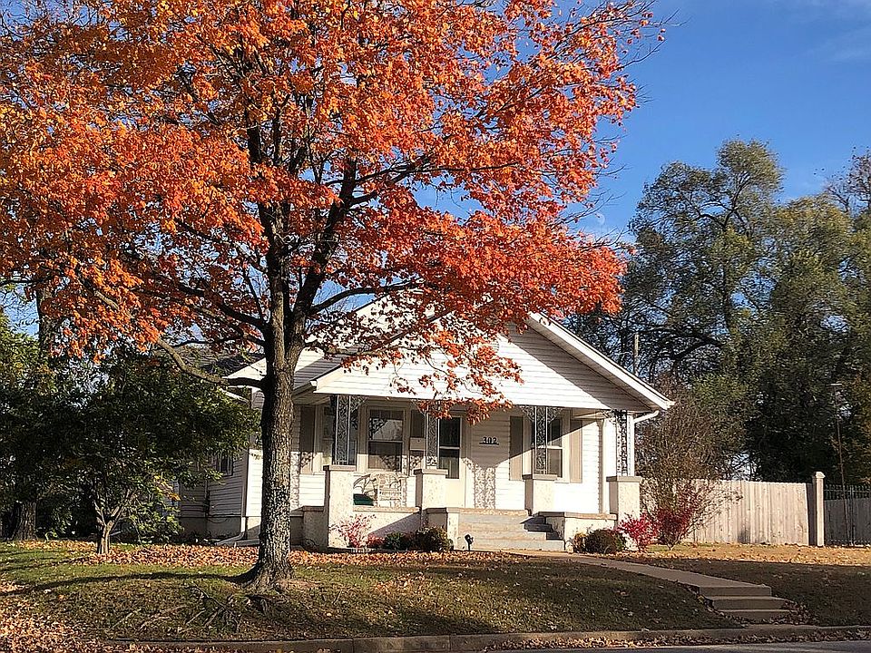 1st image of 302 S Harlin Dr