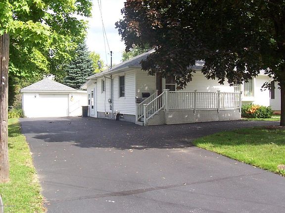 2nd image of 158 Vine St NW