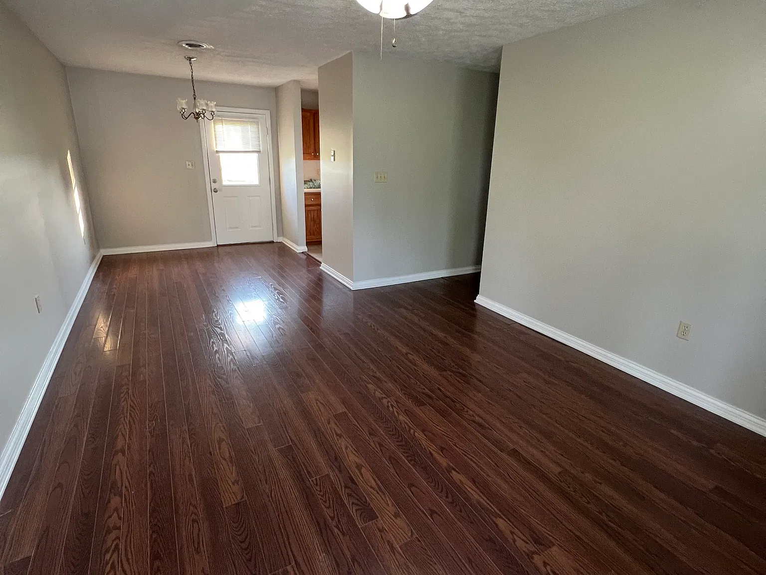 2 bed, 950 sqft, $950 — Photo 2