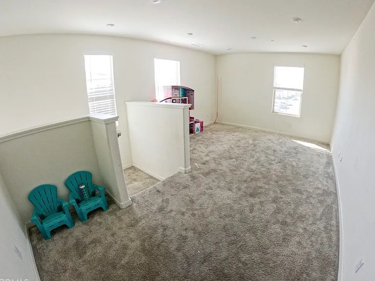 1002 W Buttercup Ln — Photo 7