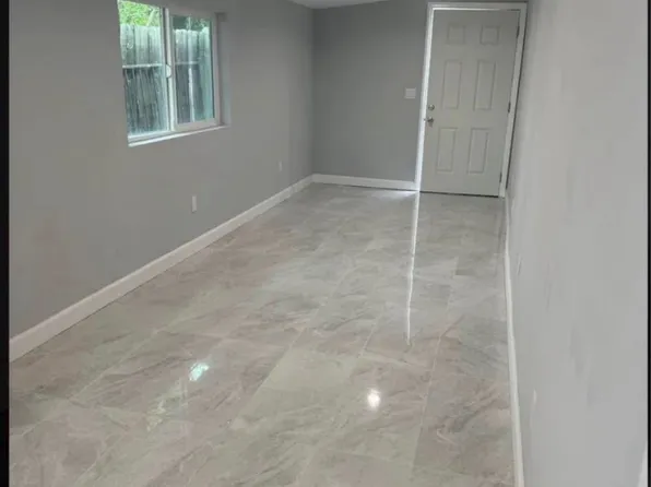 6151 Corbin Ave #Adu, Tarzana, CA 91356