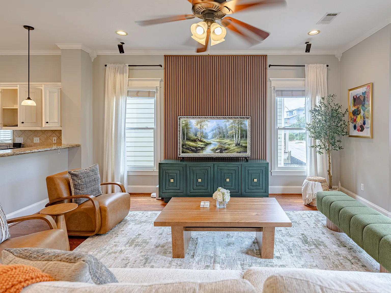 3 bed, 2217 sqft, $4,995 — Photo 3