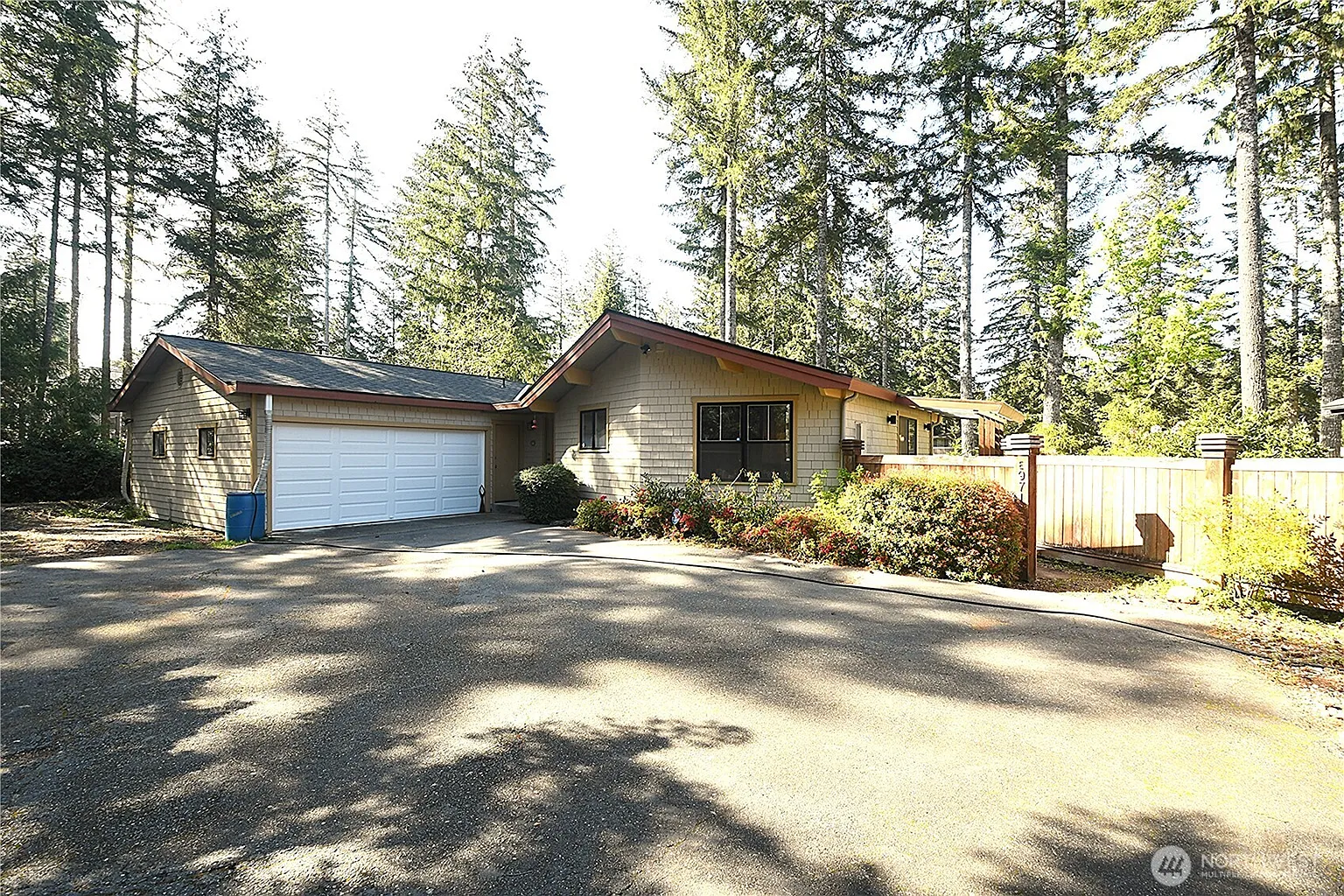 971 E Manzanita Drive photo 1