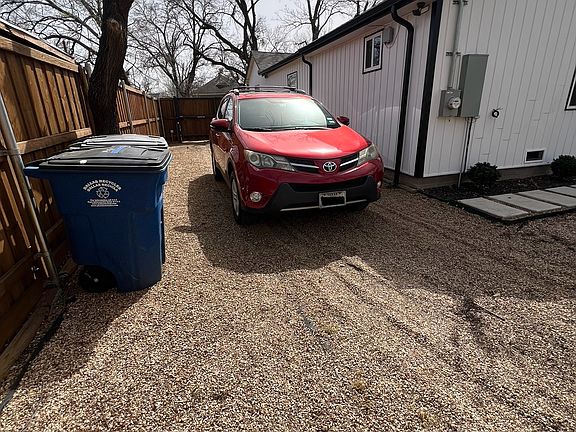 2nd image of 1007 Gallagher St