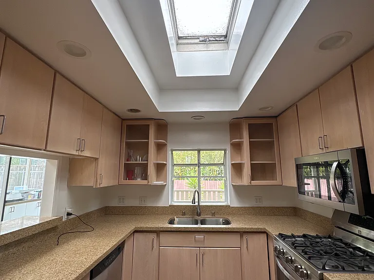 653 Pier Ave #3 — Photo 26