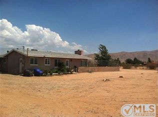 11151 Navajo Rd, Apple Valley, CA 92308
