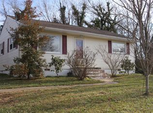 902 E Barton Ridge Rd, Greeneville, TN 37745