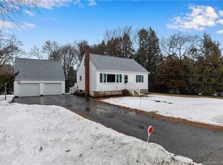 5 Jeffrey Manor Rd, Oakdale, CT 06370