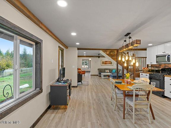 2nd image of 929 Irish Rd