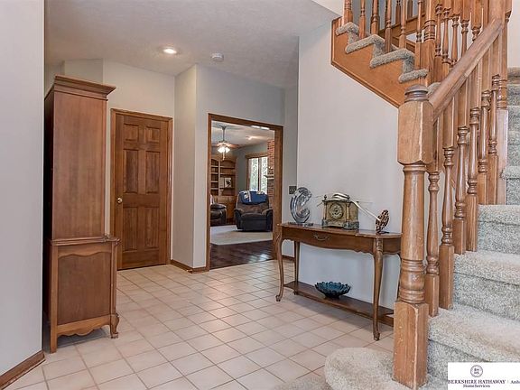 4th image of 431 S 159th Ave