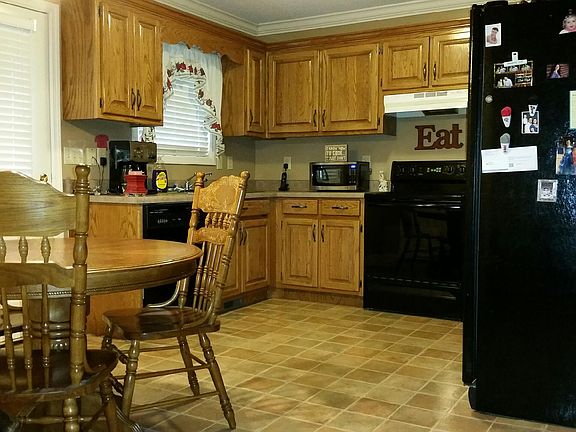 Eat in kitchen