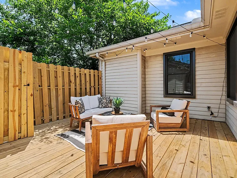613 Brentwood Point — Photo 20