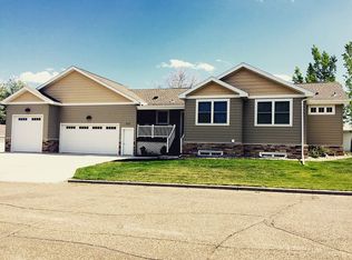 523 3rd St SE, BEACH, ND 58621