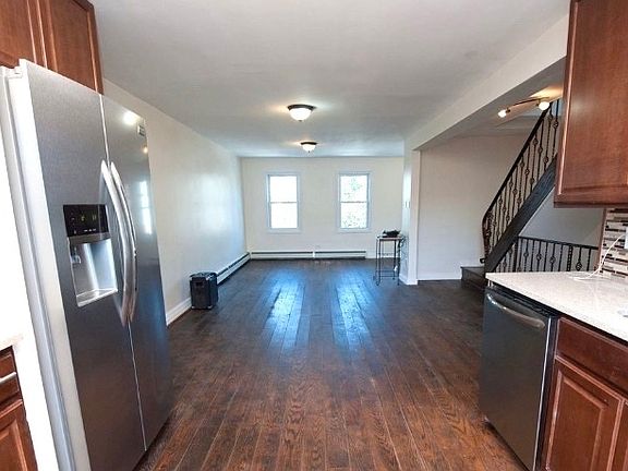 3rd image of 21-71 28th St #2F