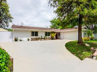 20715 Tiara St, Woodland Hills, CA 91367