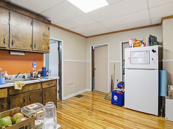 4th image of 91 Dalton Ave