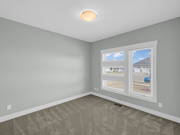 5th image of 16734 Maple St