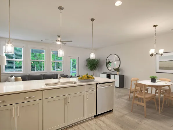 7741 Park Gate Dr, North Charleston, SC 29418