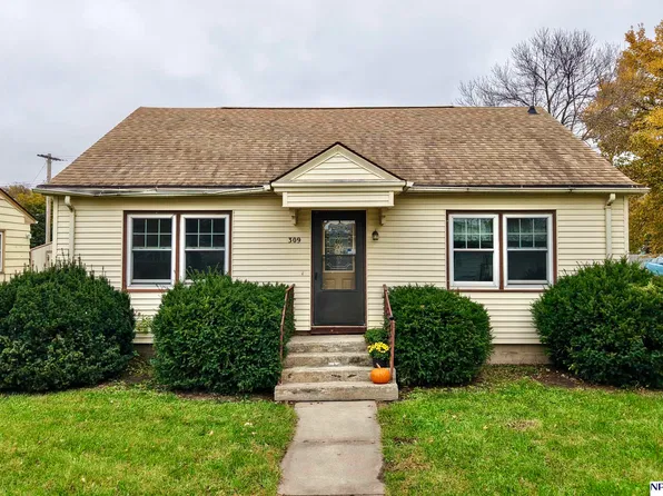 309 N Park Ave, Oakland, NE 68045