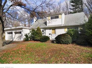40 Seminole Cir, West Hartford, CT 06117