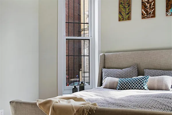 Sold by Douglas Elliman | media 24