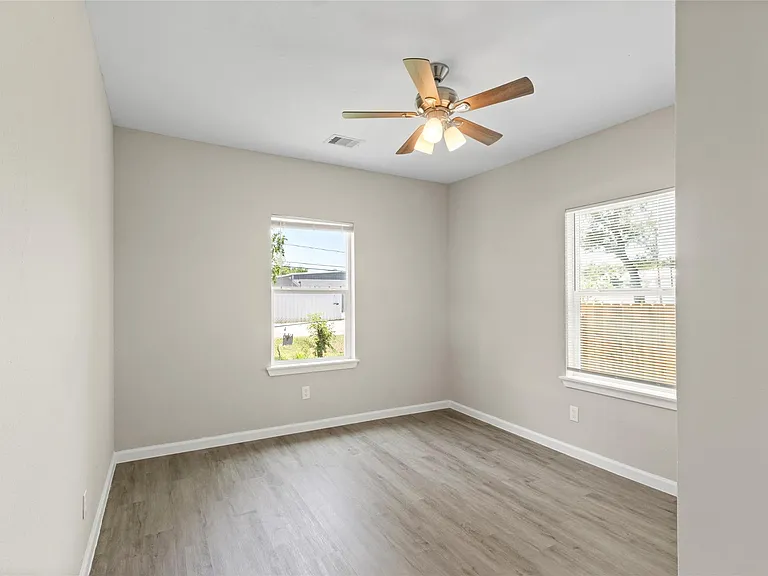 8402 Bassett St — Photo 17