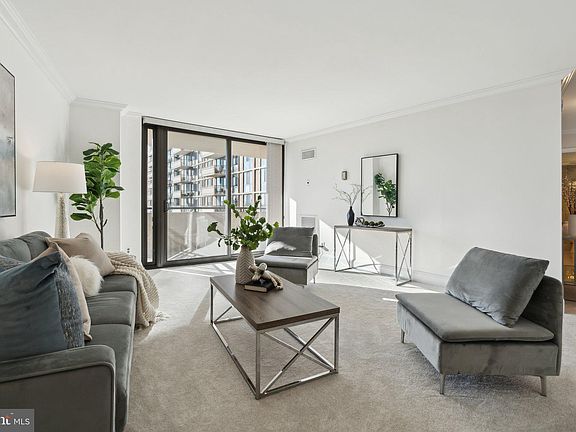 3rd image of 4620 N Park Ave APT 706E