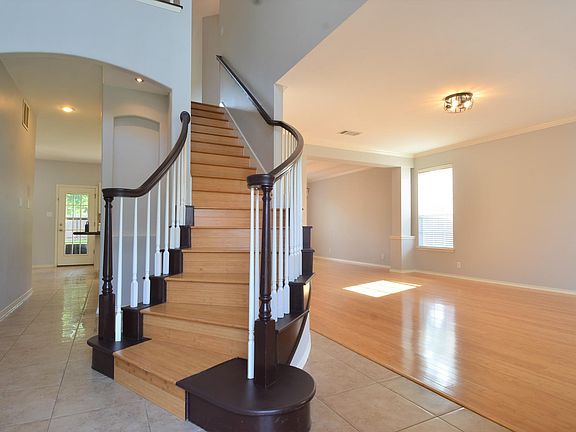 2nd image of 9218 Spicebrush Dr