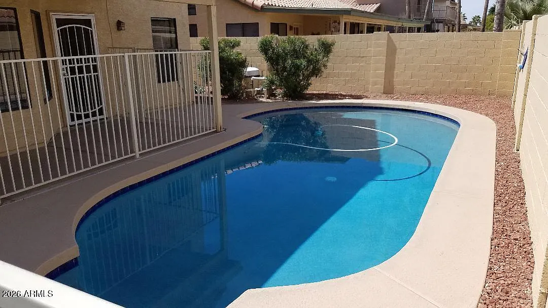 4 bed, 3.0 bath, 2825 sqft, $3,200 — Photo 2