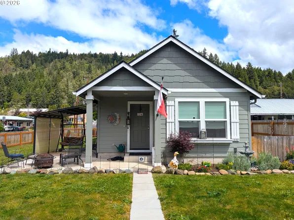 76442 Laurel St, Oakridge, OR 97463