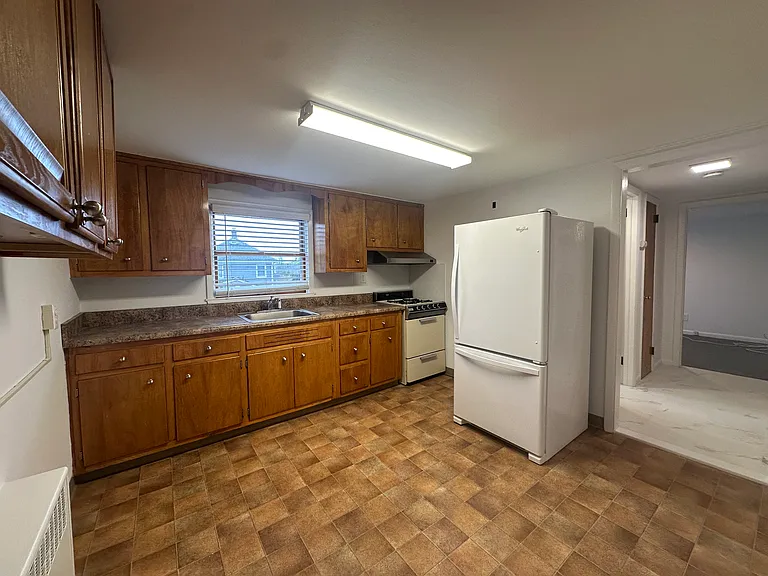 12 Smith St #2 — Photo 3