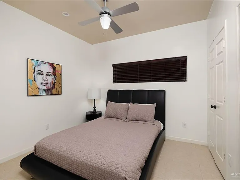 813 Travis St #314 — Photo 11